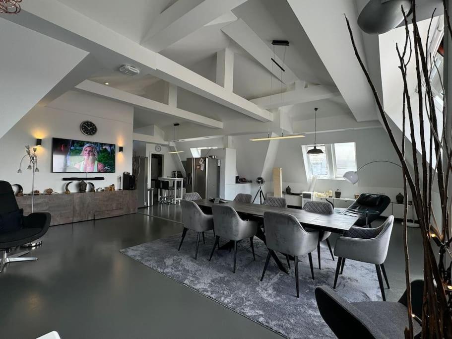 6 Zimmer Maisonette-Penthouse Pool Dachterrasse Luxus Μόναχο Εξωτερικό φωτογραφία